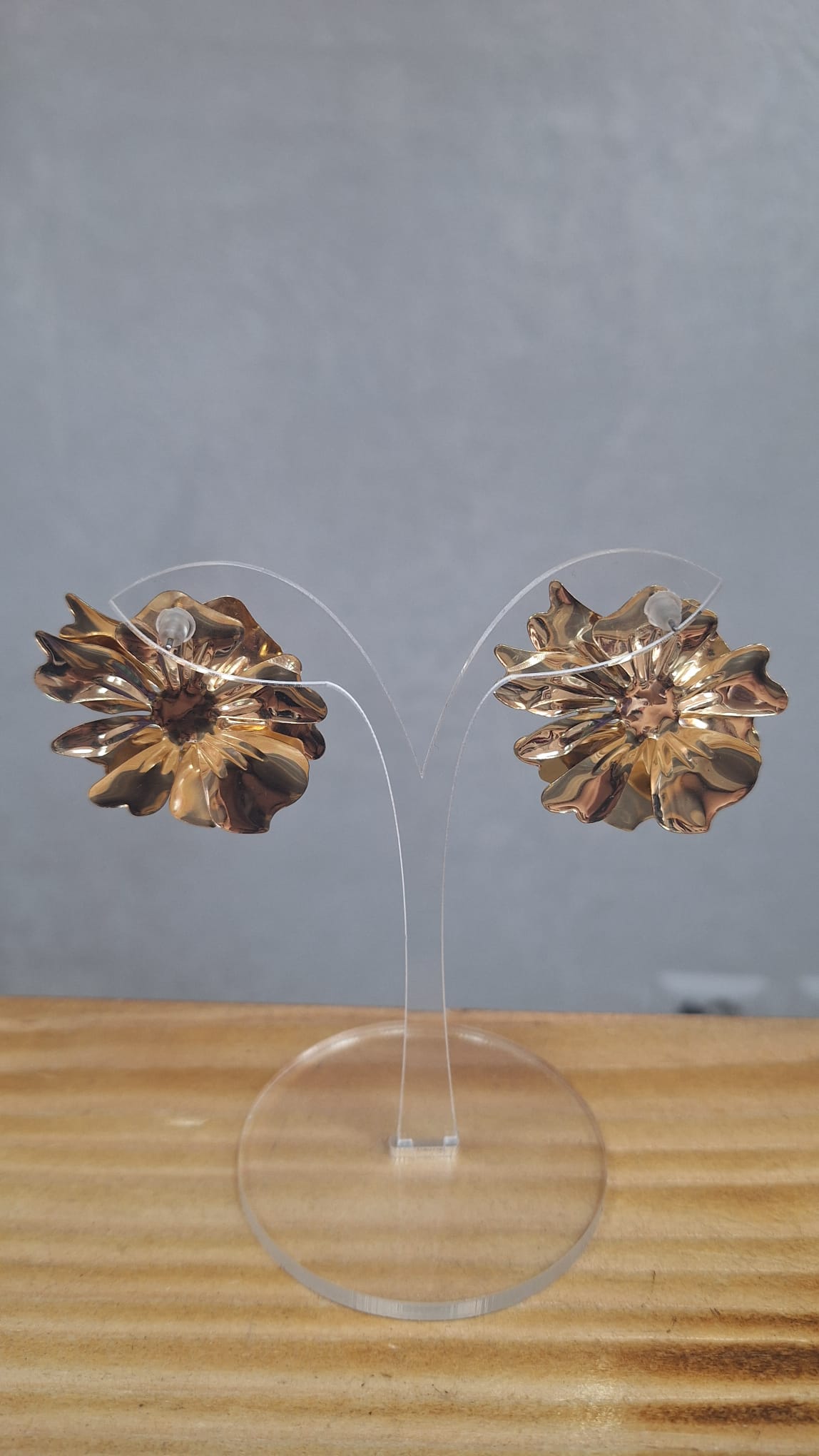 Orecchini fiore oro con perlina