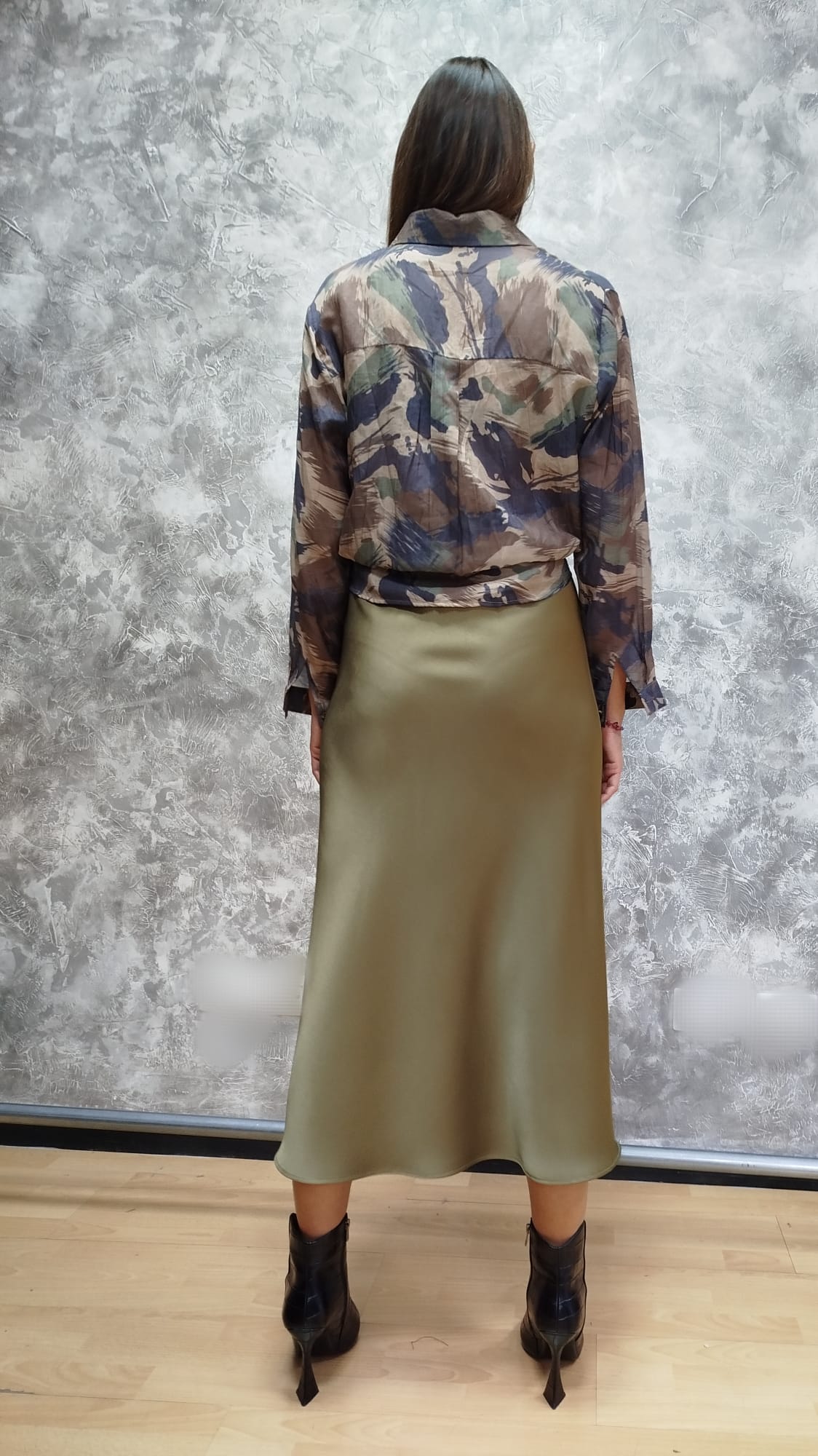 Gonna longuette in raso