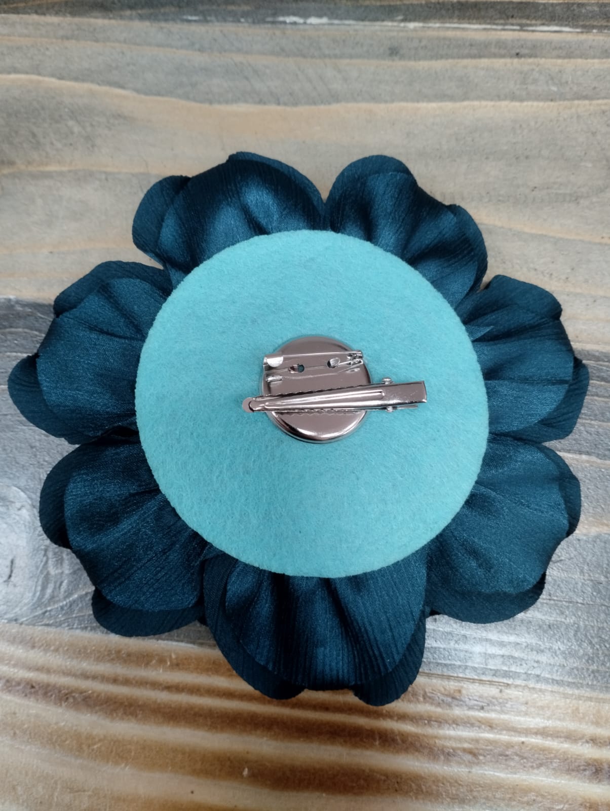 Spilla fiore raso
