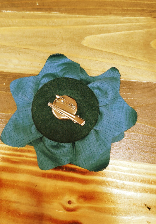 Spilla fiore increspata