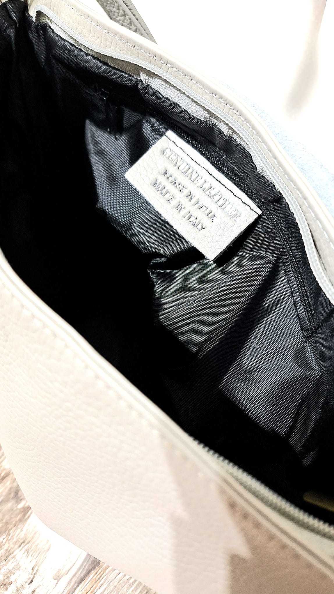 Borsa  in pelle martellata