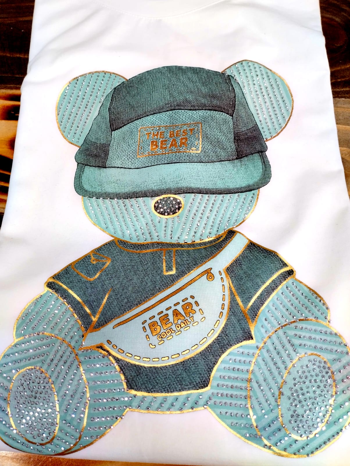 T-shirt orsetto con cappello