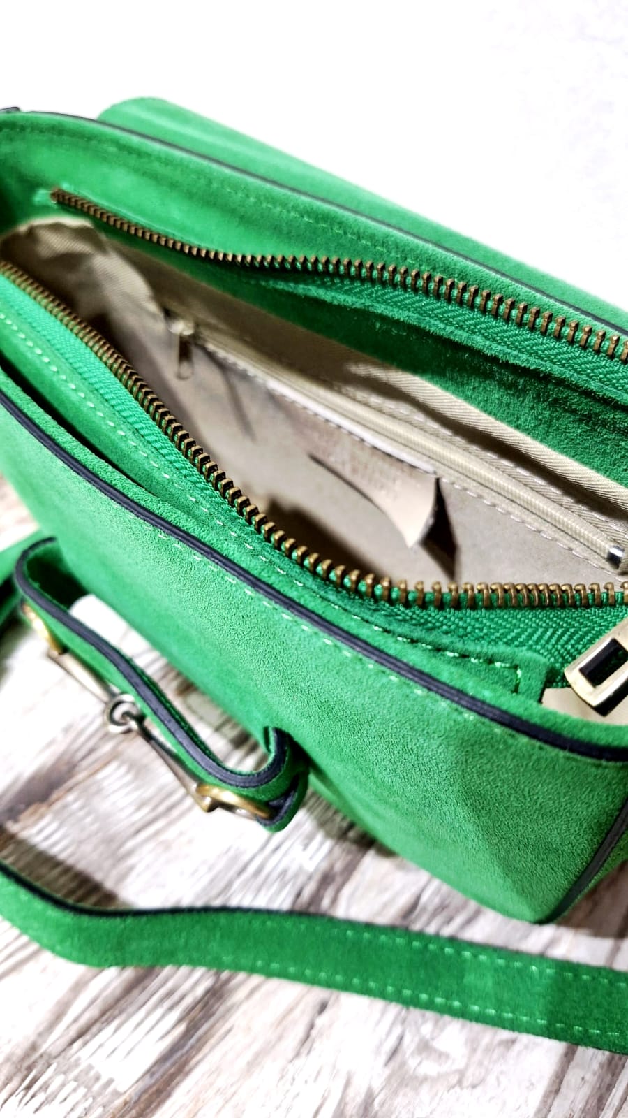 Borsa in pelle effetto camoscio