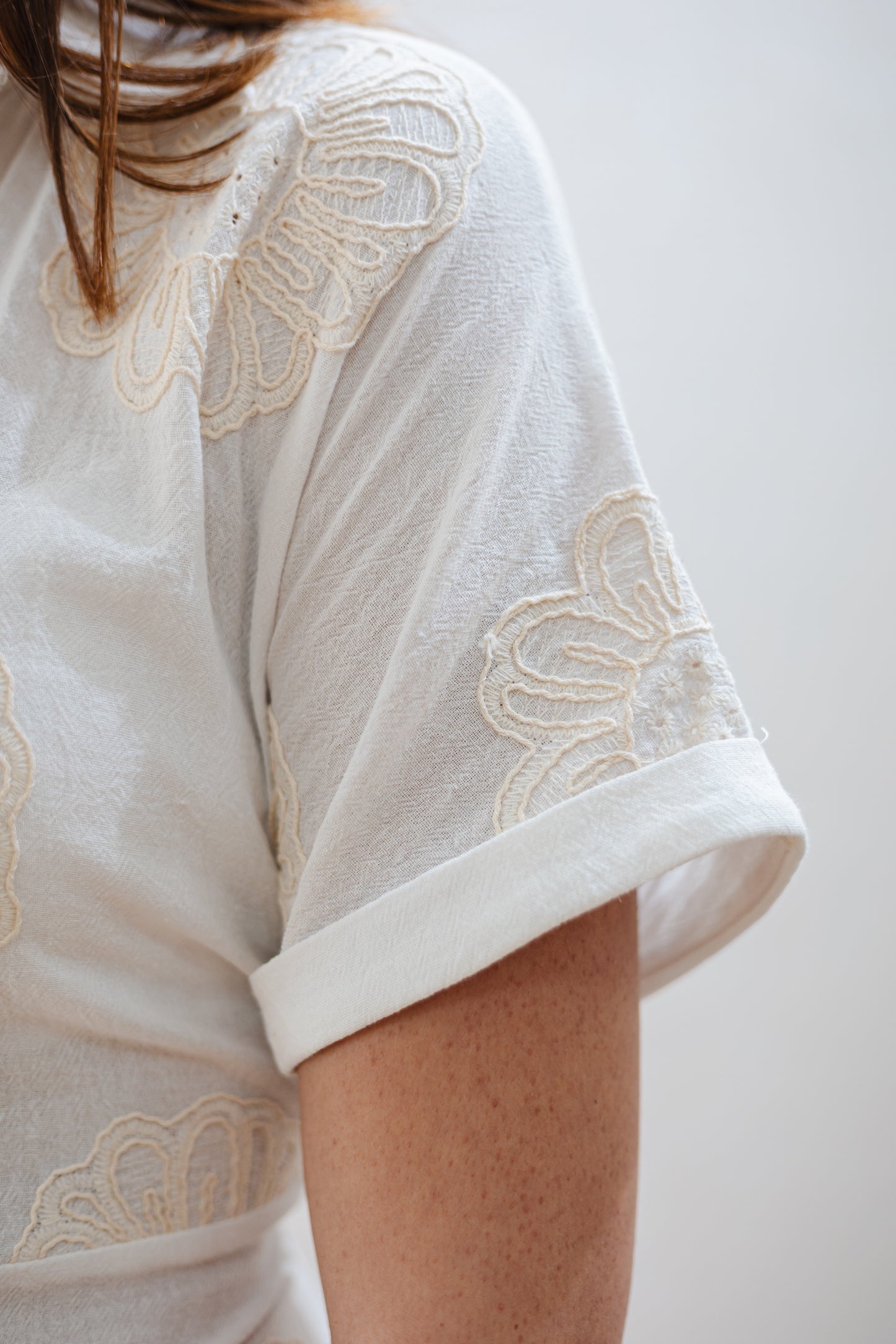 Abito corto ricamato