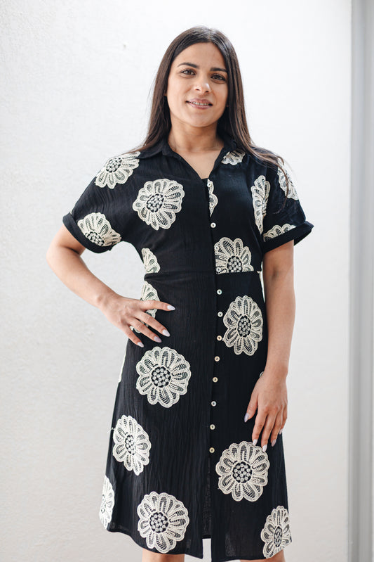 Abito corto ricamato