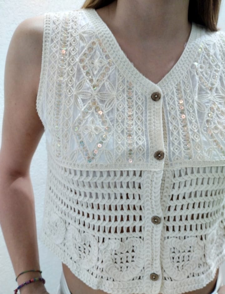 Gilet ricamato con paillettes