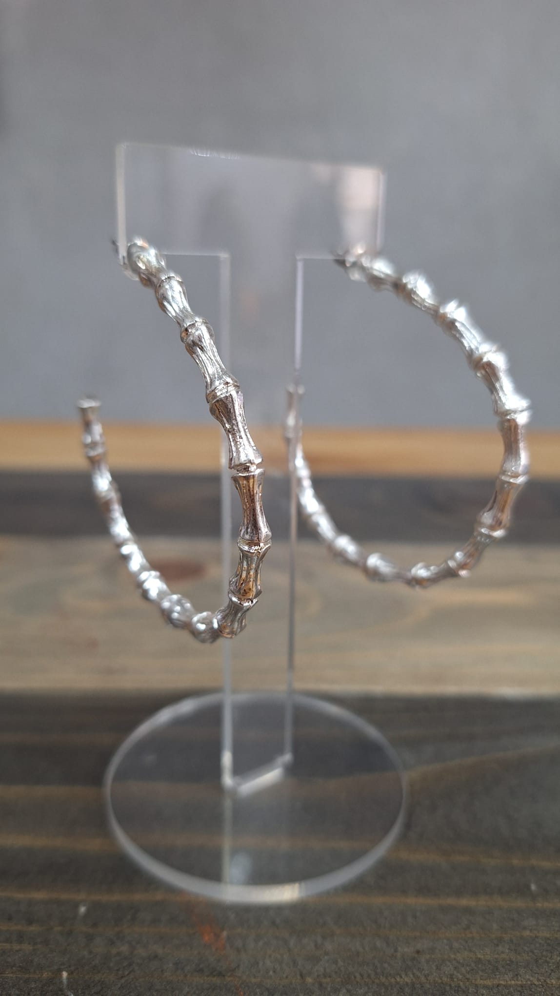 Orecchini cerchio effetto osso