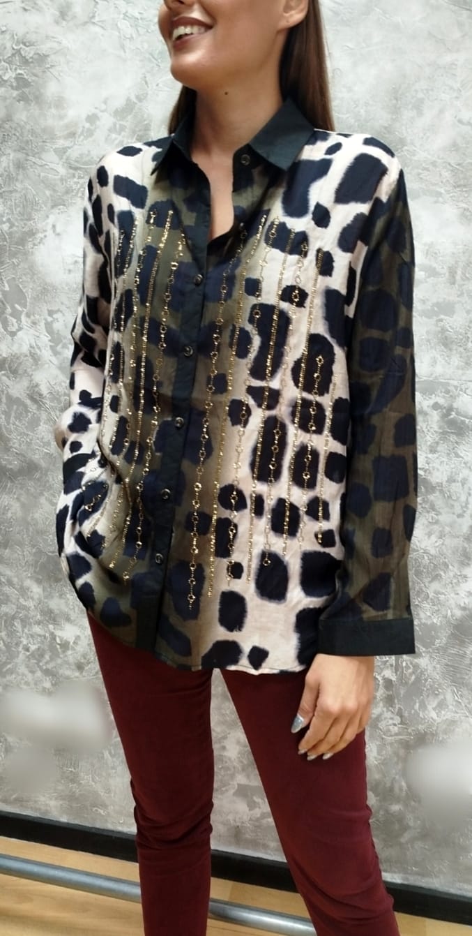 Camicia animalier con strass