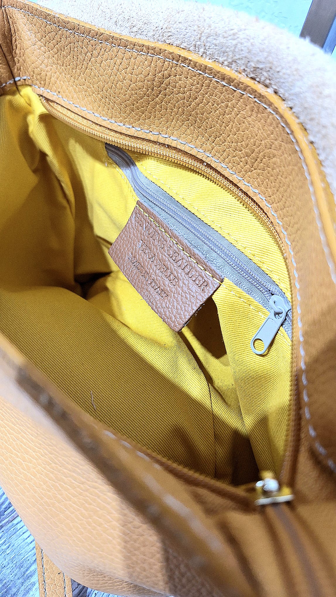 Borsa in pelle con nappina