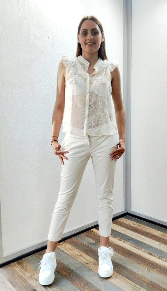 Camicia smanicata in trasparenza