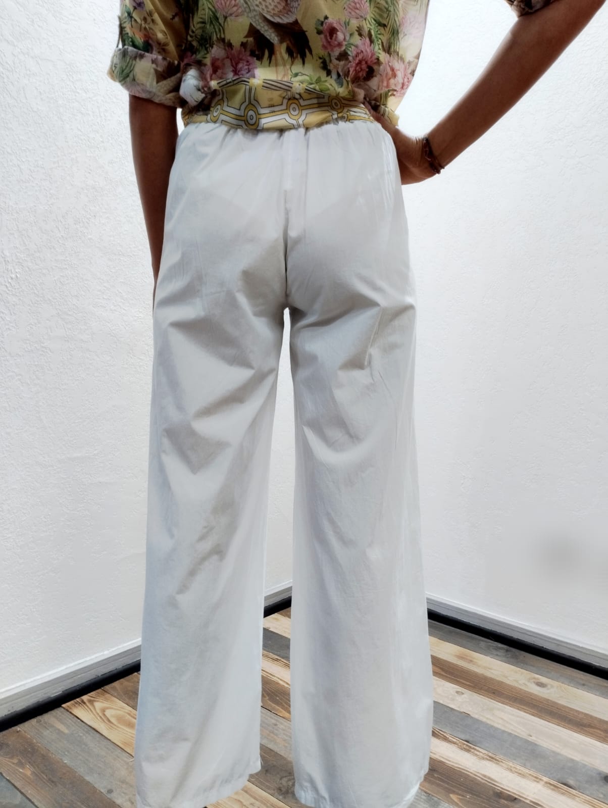 Pantalone ultraleggero a palazzo