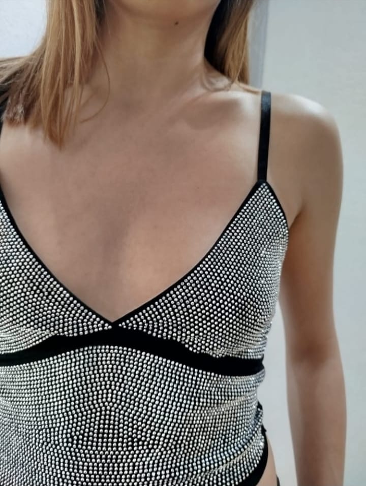 Top in cotone con strass