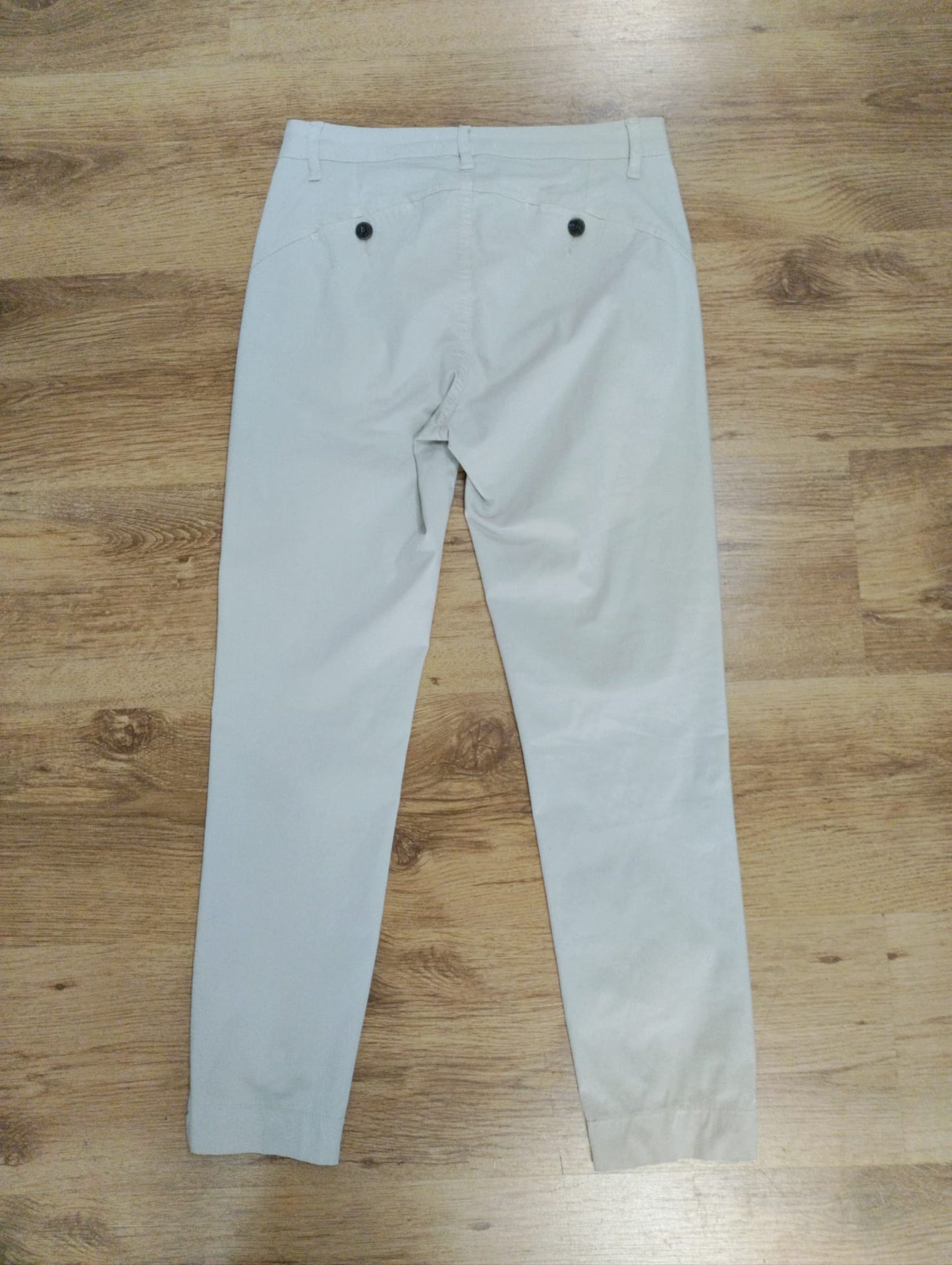 Pantalone sigaretta con tasche retro