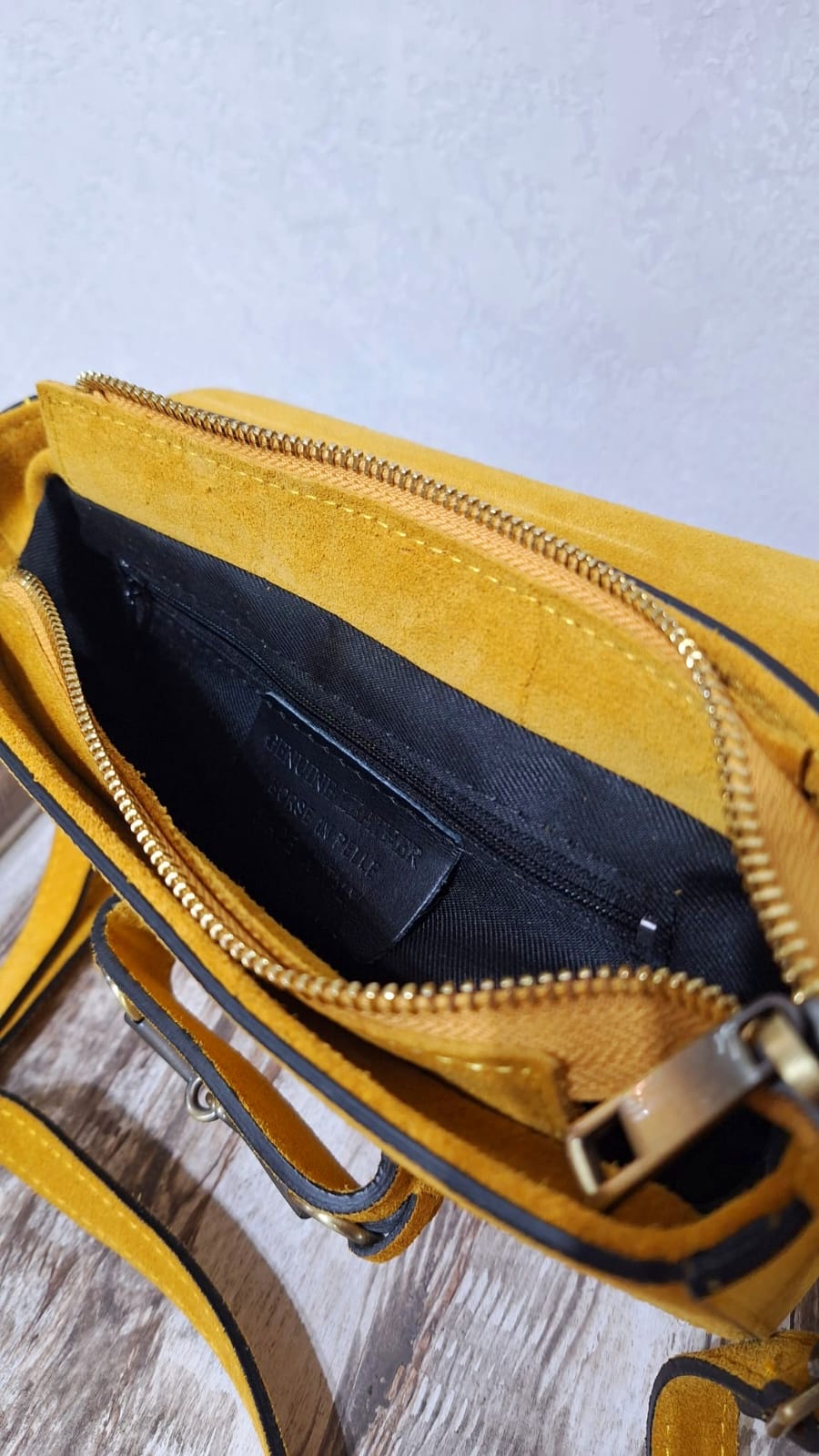 Borsa in pelle effetto camoscio