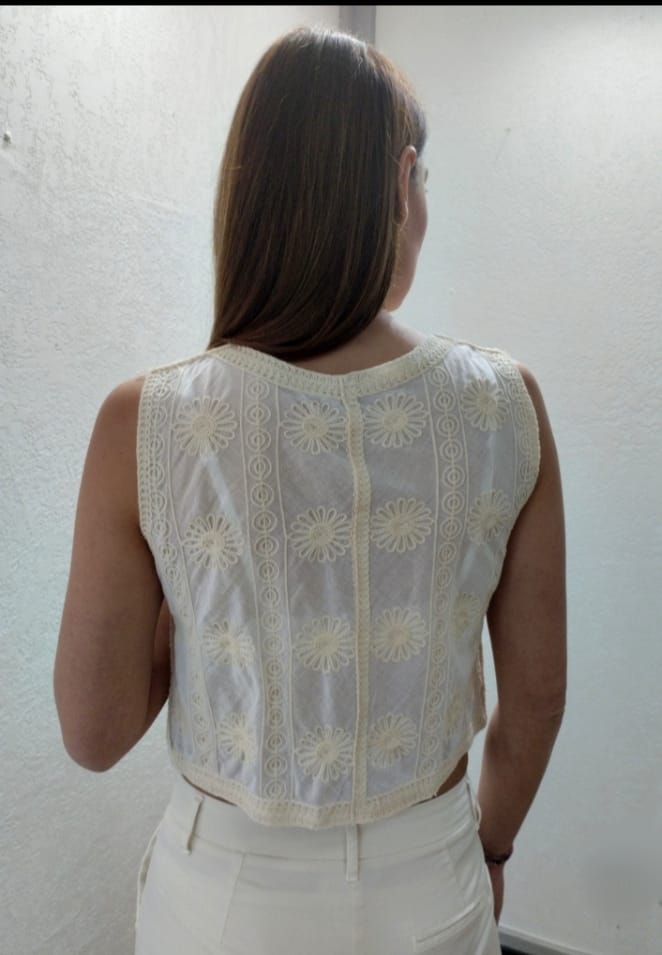 Gilet ricamato con paillettes