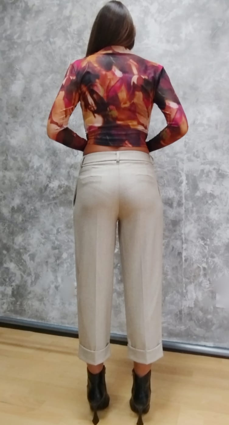 Pantalone tre quarti con risvolto