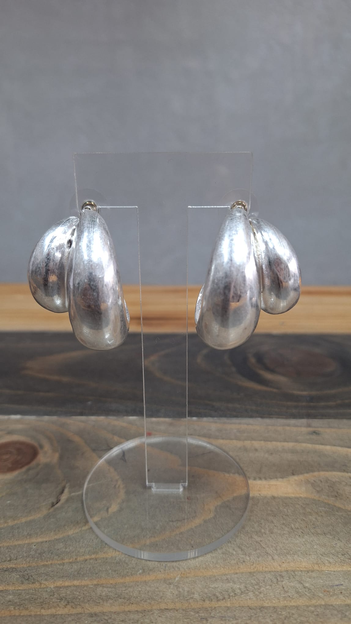 Orecchini a goccia in acciaio satinato