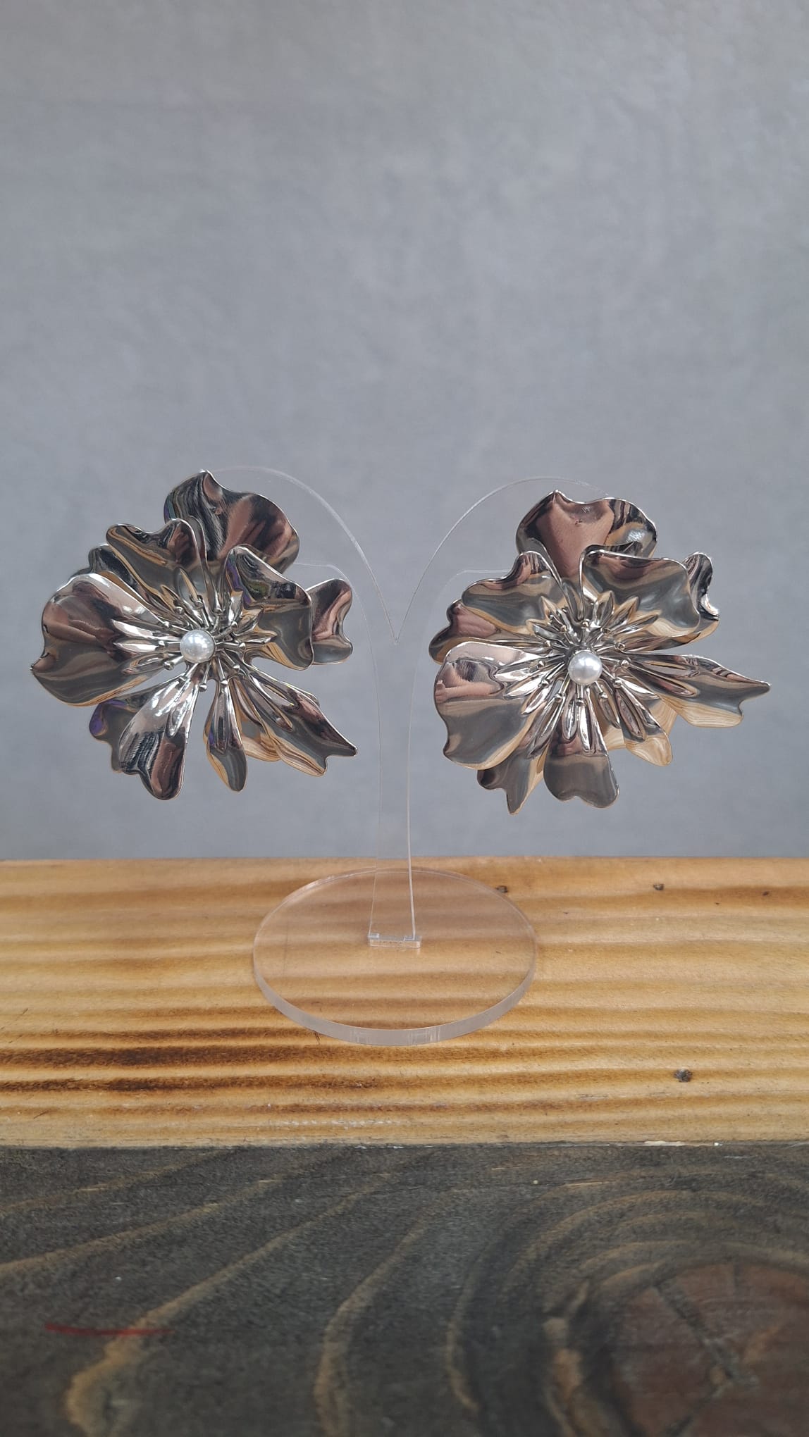 Orecchini fiore argento con perlina