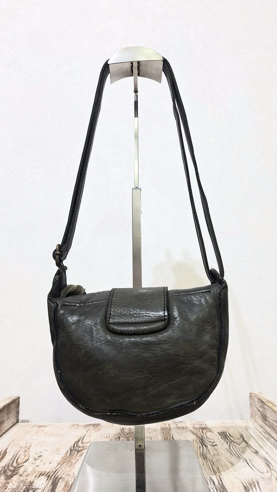 Borsetta in cuoio verde militare