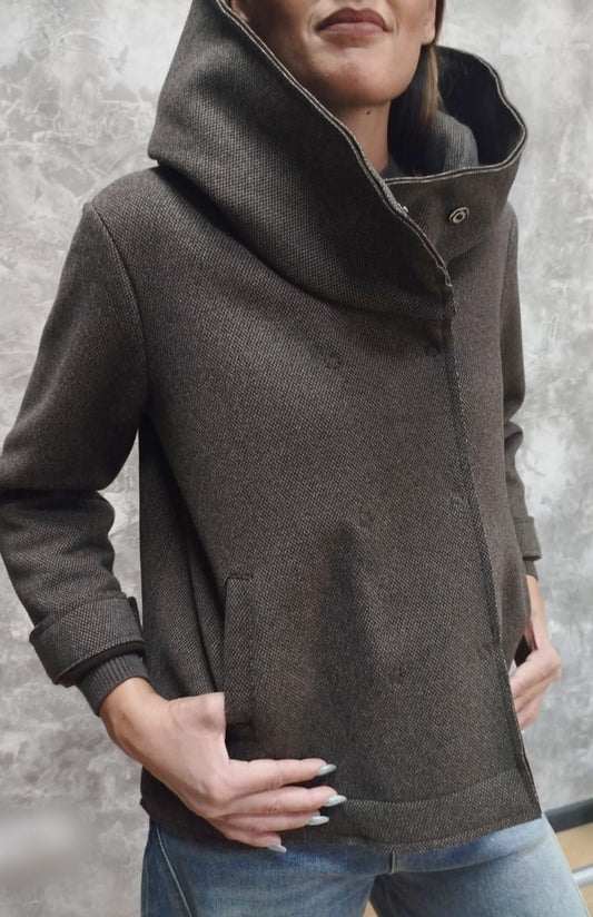 Cappotto corto asimmetrico