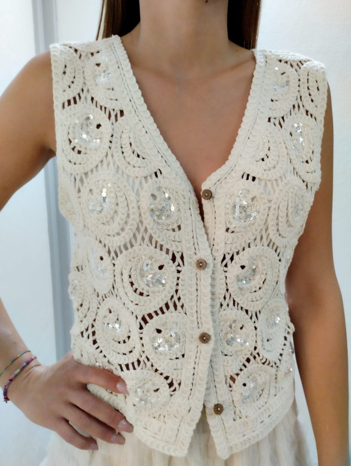 Gilet ricamato a uncinetto