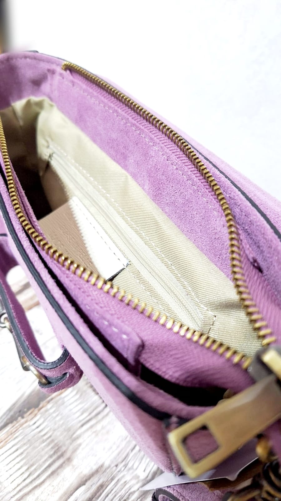 Borsa in pelle effetto camoscio