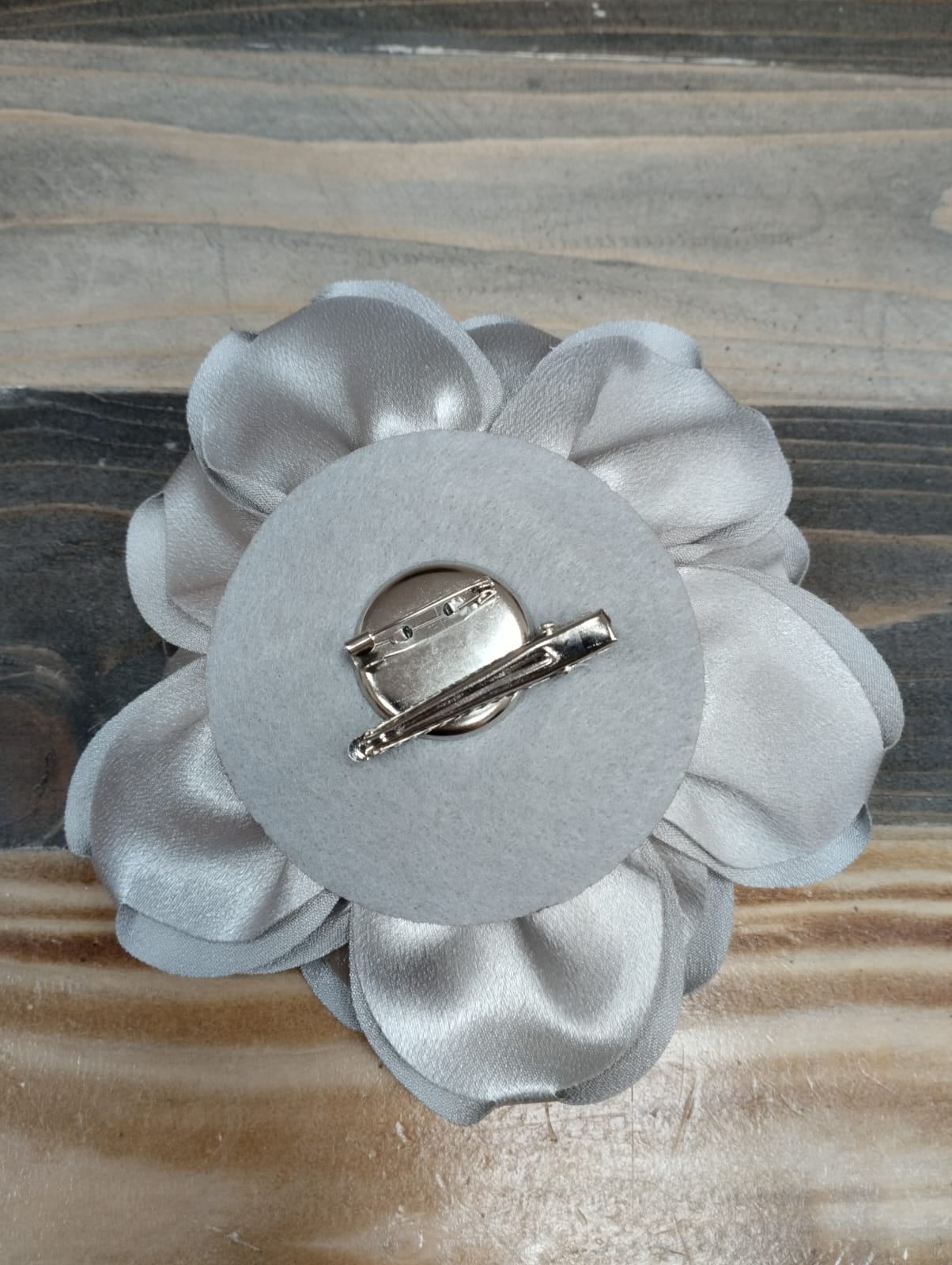 Spilla fiore raso grande