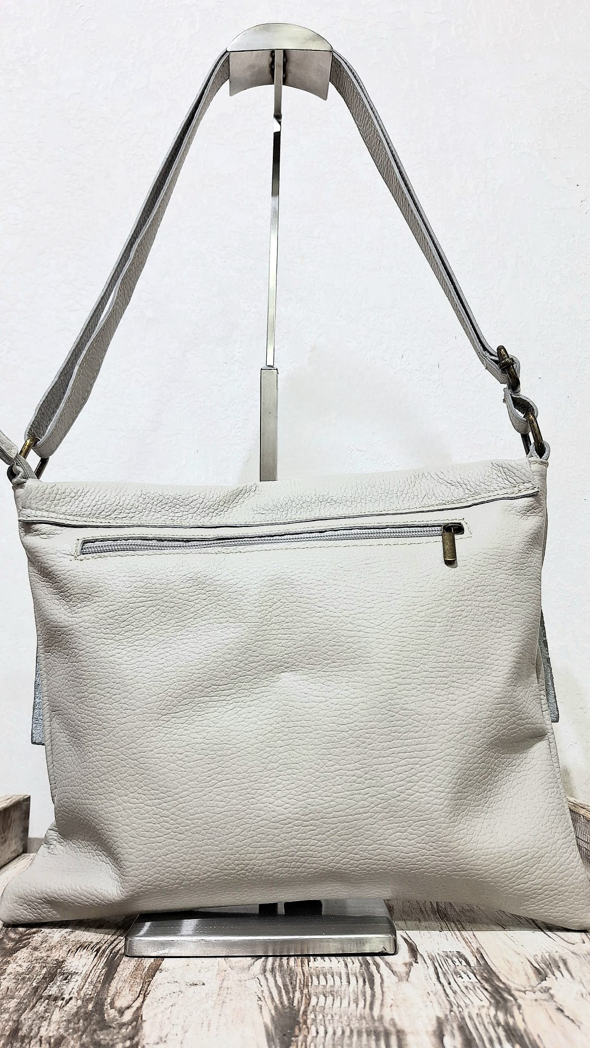 Borsa  in pelle martellata