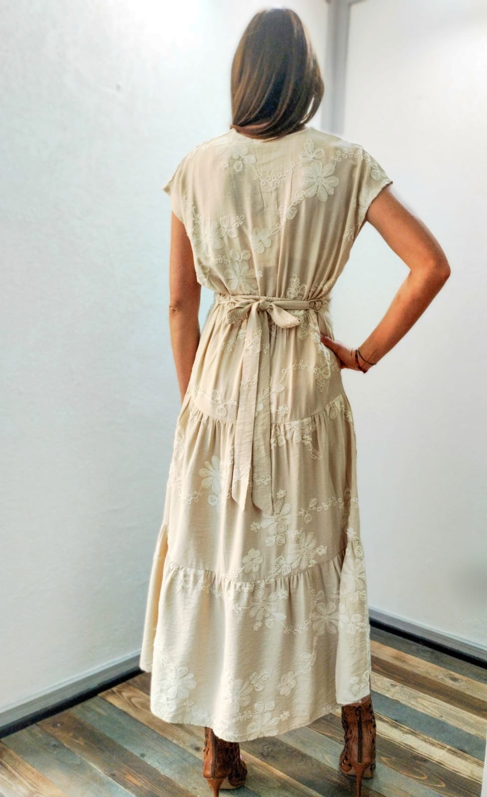 Abito con ricami fiore