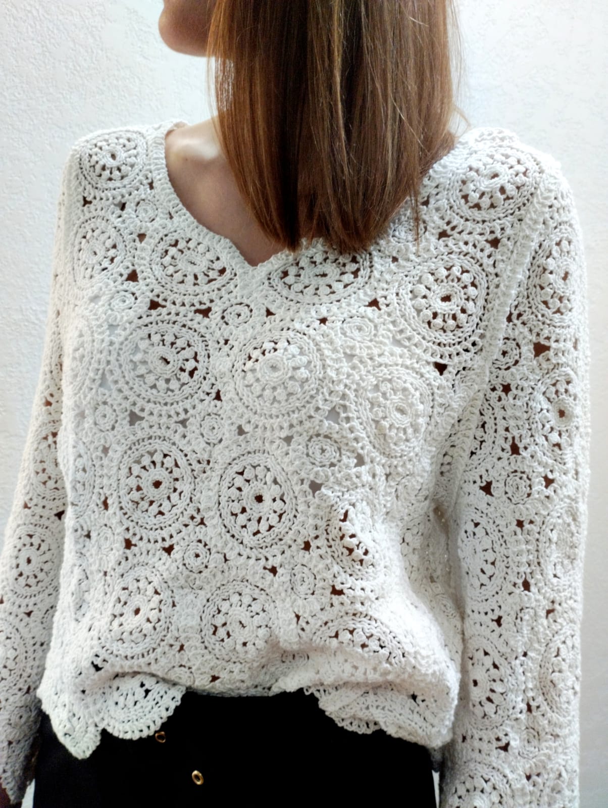 Maglia ricamata a uncinetto