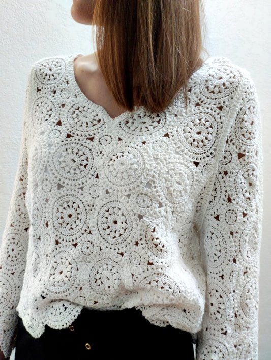 Maglia ricamata a uncinetto