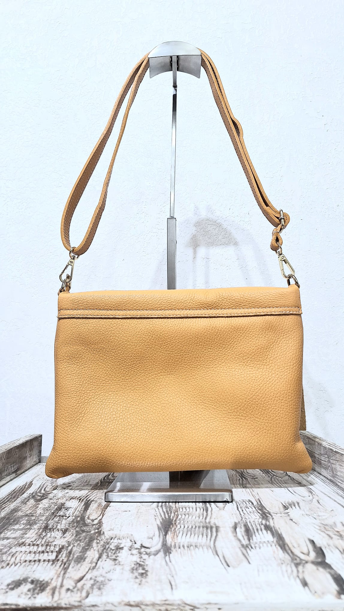 Borsa in pelle con nappina